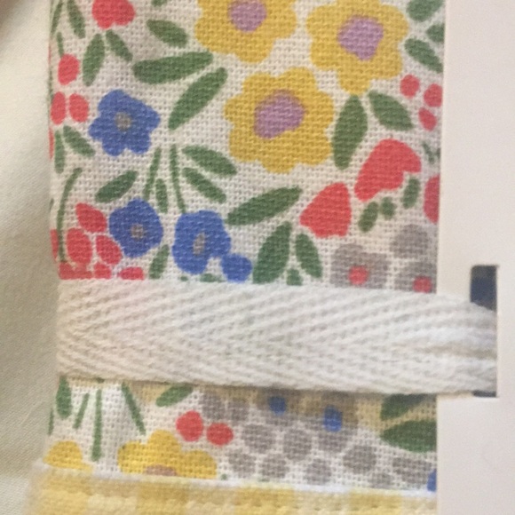 New 2 pc. Mommy & Me Apron Set Mom & Daughter - Picture 6 of 7